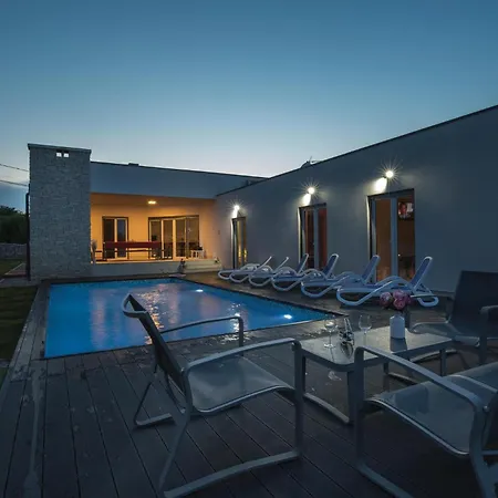 Holiday home Lovely In Marici With Sauna Veli Turini